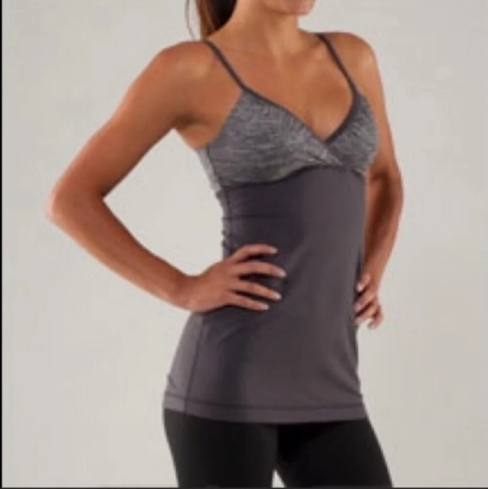 Lululemon Grey adjustable straps Tank Top with lined support bra size 10 - Picture 1 of 6